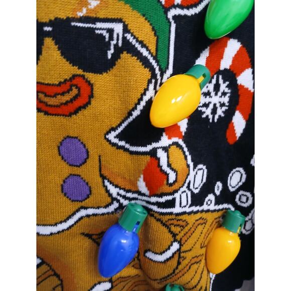 UGLY Gingerbread Christmas Sweater Men's Sz M Black 3D Light Bulbs Office Party - Picture 5 of 16